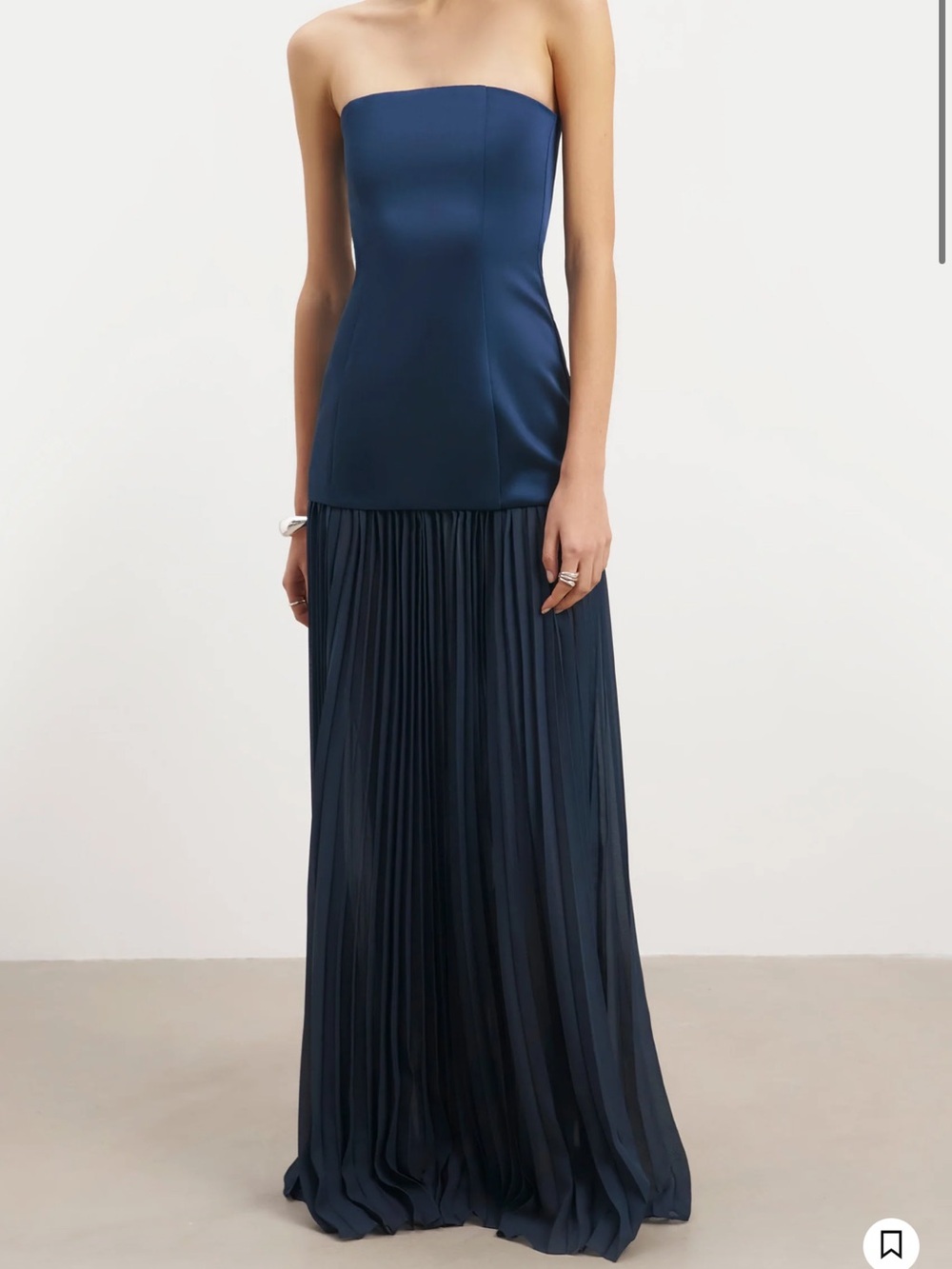 Black and White Two-Tone Bodice Structured Gown - Picture 2 of 9